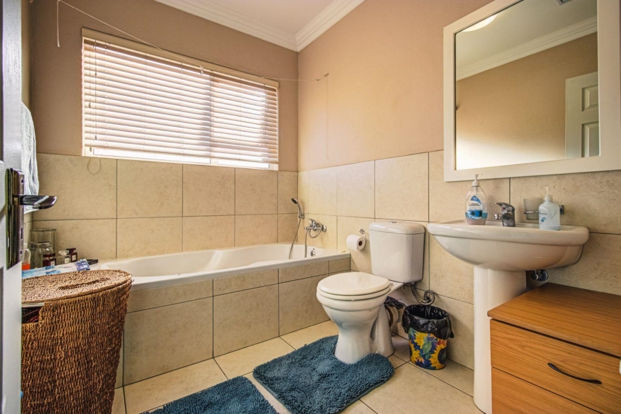 2 Bedroom Property for Sale in Morehill Gauteng