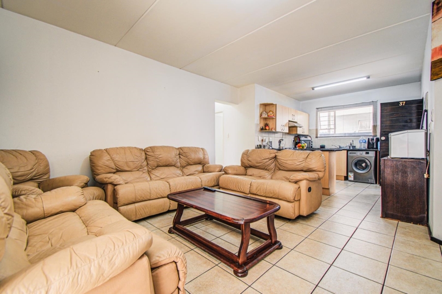2 Bedroom Property for Sale in Bardene Gauteng