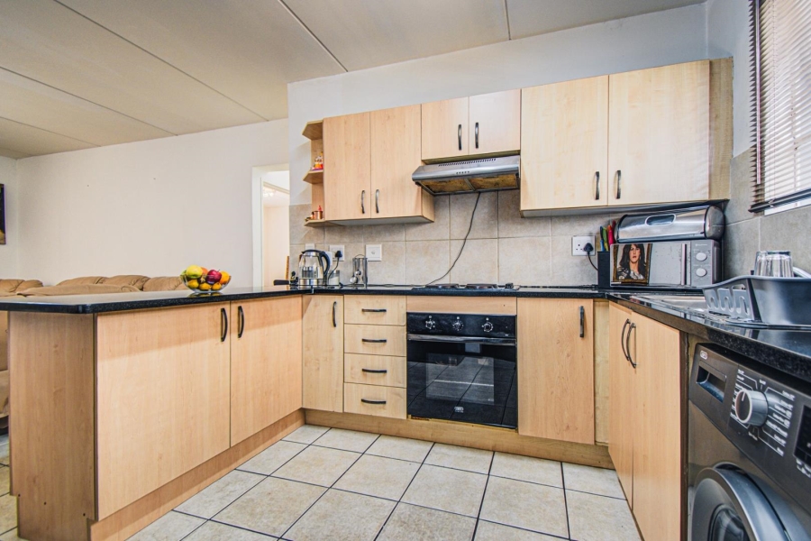 2 Bedroom Property for Sale in Bardene Gauteng