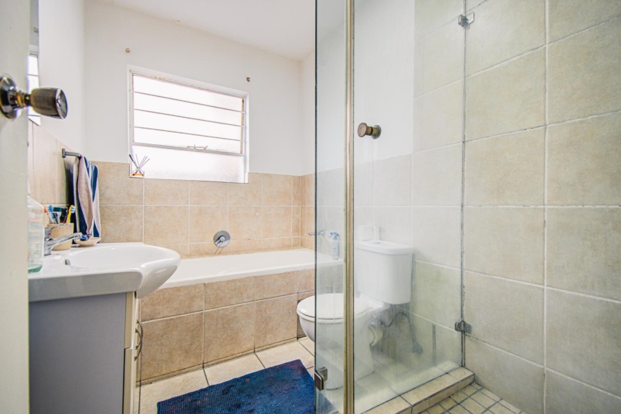 2 Bedroom Property for Sale in Bardene Gauteng