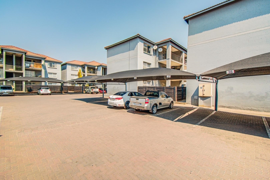 2 Bedroom Property for Sale in Bardene Gauteng