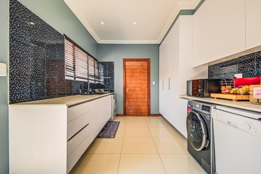 5 Bedroom Property for Sale in Ebotse Golf Estate Gauteng