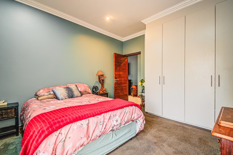 5 Bedroom Property for Sale in Ebotse Golf Estate Gauteng
