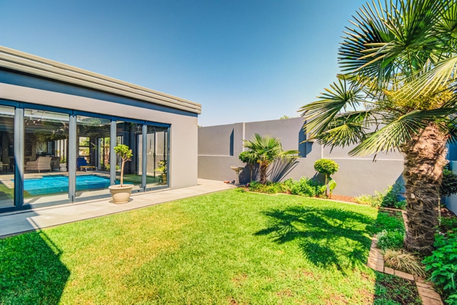 5 Bedroom Property for Sale in Ebotse Golf Estate Gauteng