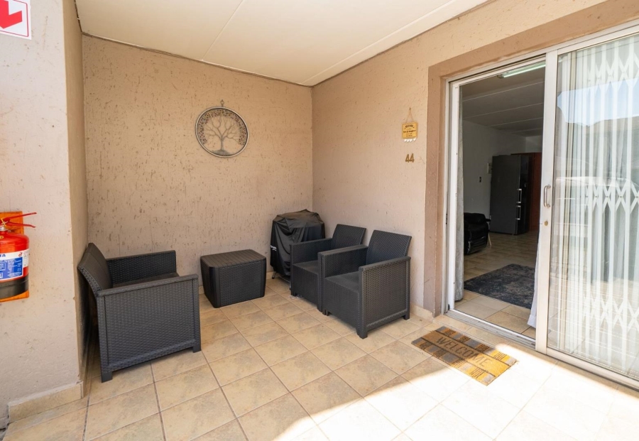 2 Bedroom Property for Sale in Bardene Gauteng