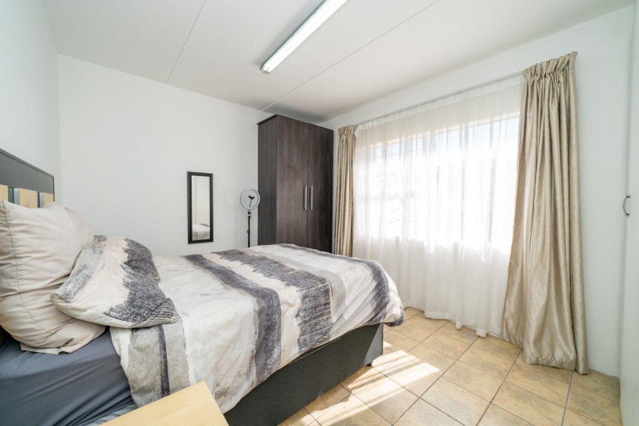 2 Bedroom Property for Sale in Bardene Gauteng