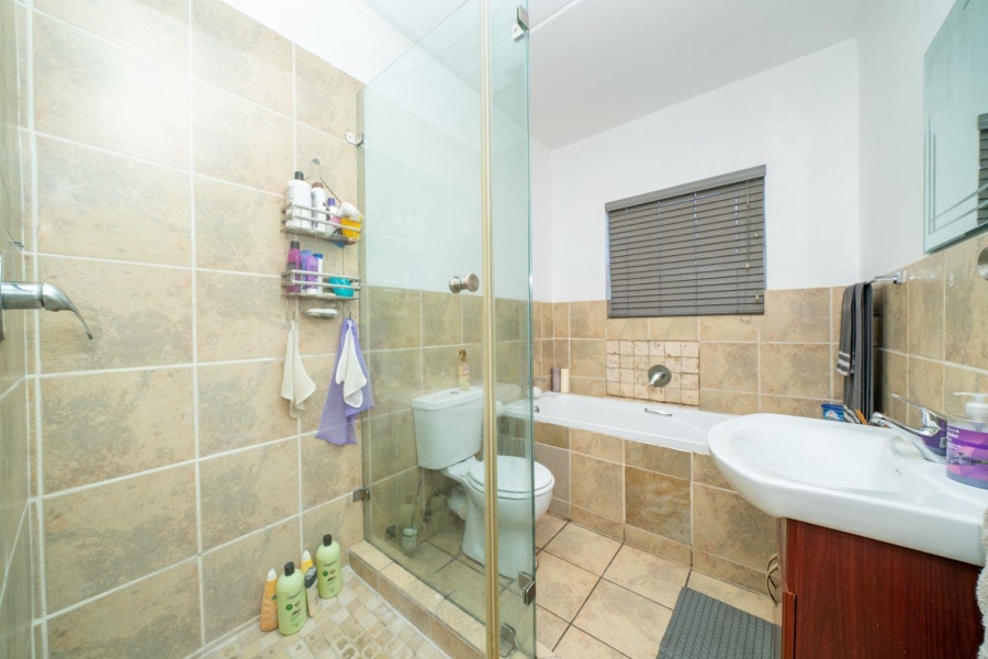 2 Bedroom Property for Sale in Bardene Gauteng
