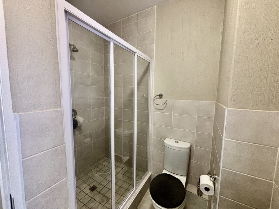 2 Bedroom Property for Sale in Barbeque Downs Gauteng