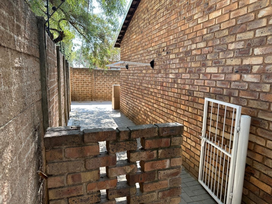To Let 3 Bedroom Property for Rent in Eden Glen Gauteng