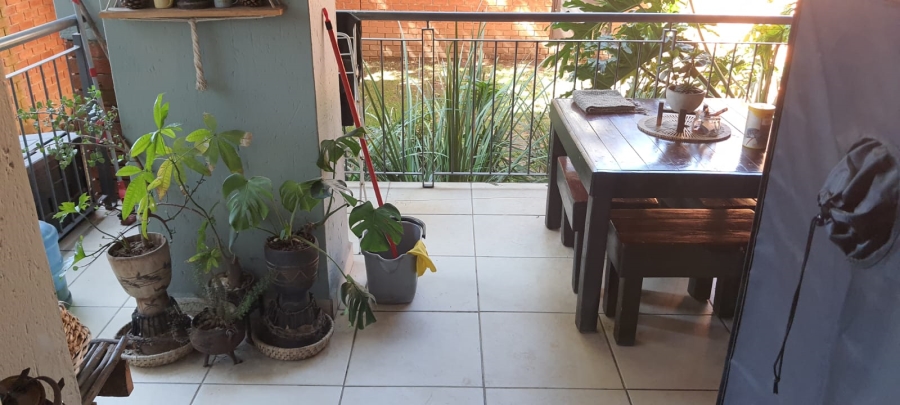 To Let 2 Bedroom Property for Rent in Greenstone Hill Gauteng
