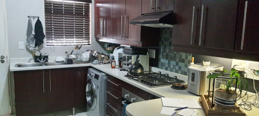 To Let 2 Bedroom Property for Rent in Greenstone Hill Gauteng