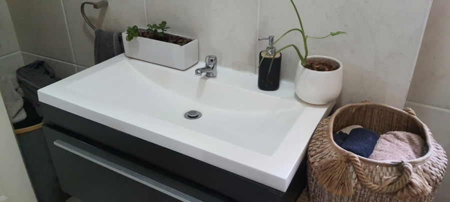 To Let 2 Bedroom Property for Rent in Greenstone Hill Gauteng
