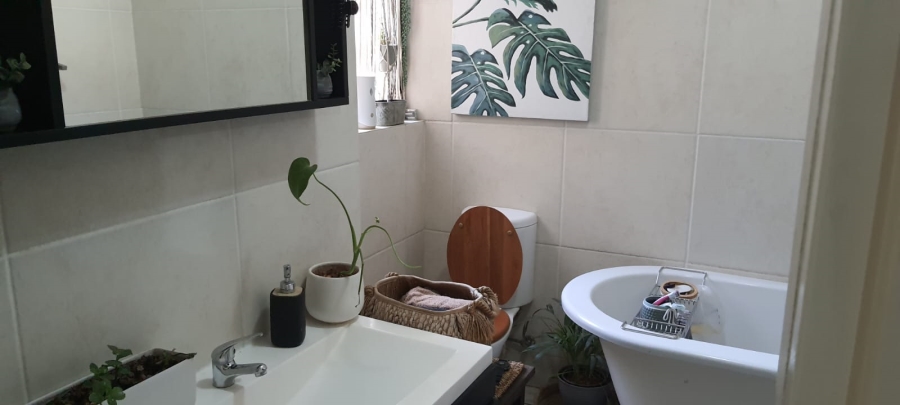 To Let 2 Bedroom Property for Rent in Greenstone Hill Gauteng