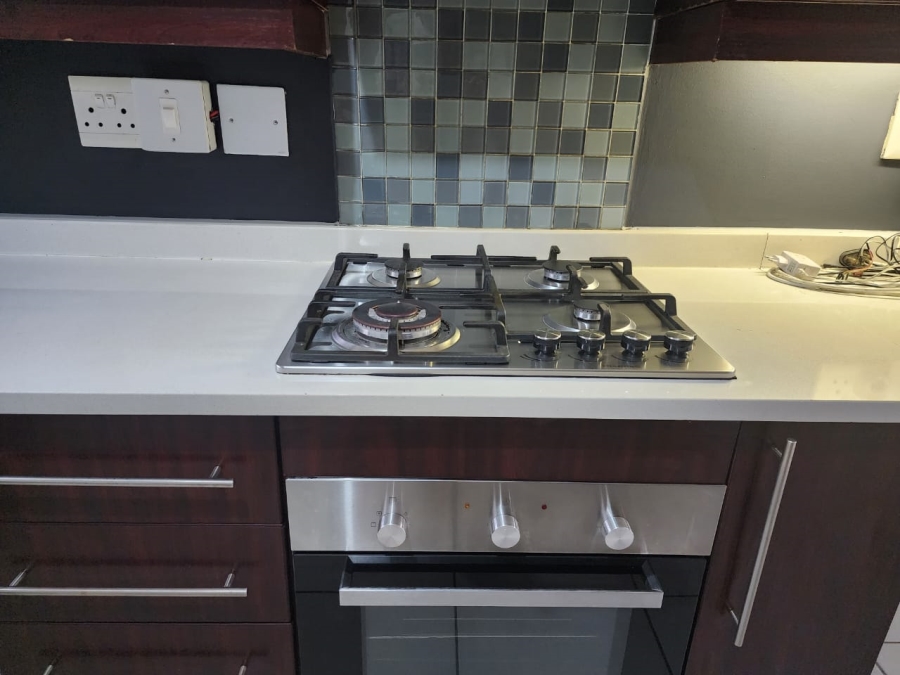 2 Bedroom Property for Sale in Greenstone Hill Gauteng