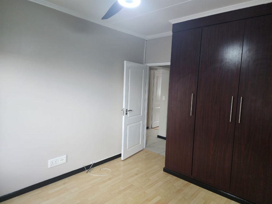 2 Bedroom Property for Sale in Greenstone Hill Gauteng