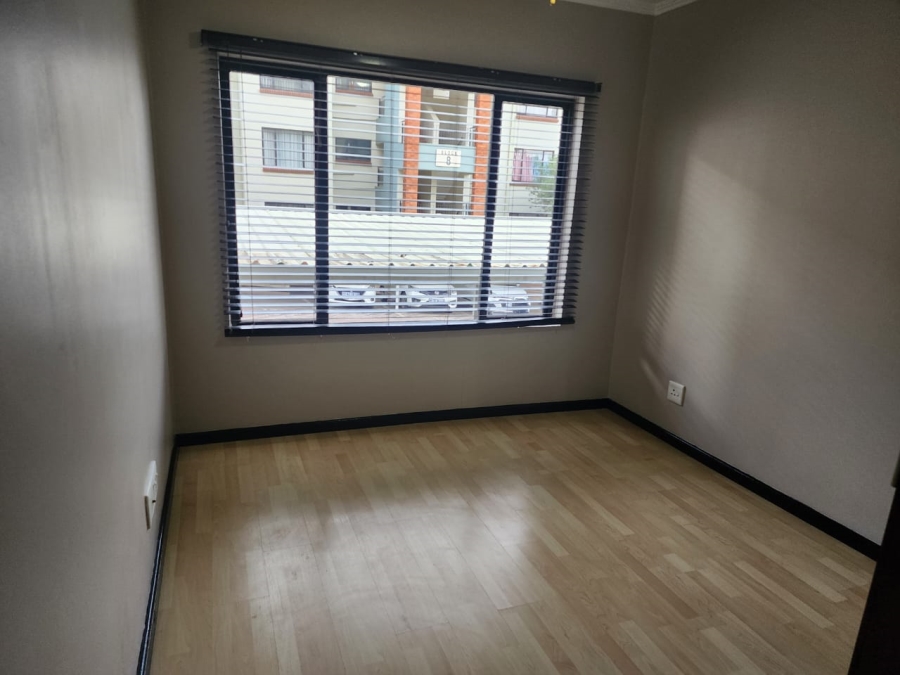 2 Bedroom Property for Sale in Greenstone Hill Gauteng