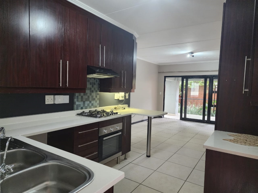 2 Bedroom Property for Sale in Greenstone Hill Gauteng