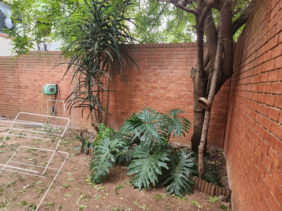 2 Bedroom Property for Sale in Greenstone Hill Gauteng