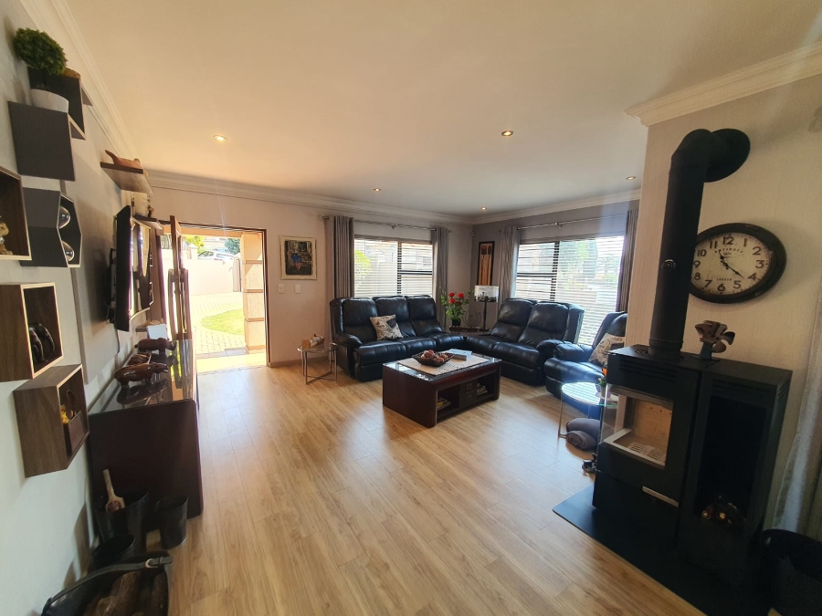3 Bedroom Property for Sale in Noordheuwel Gauteng