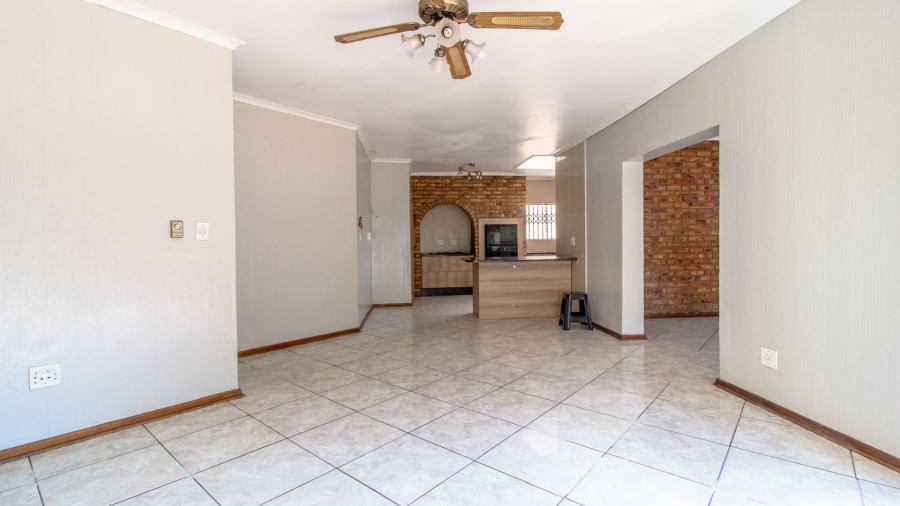 4 Bedroom Property for Sale in Bassonia Gauteng