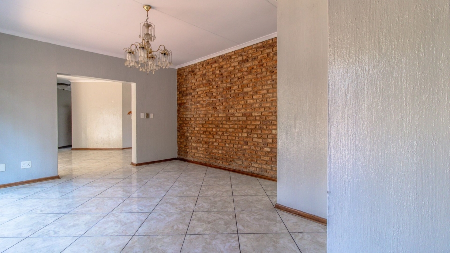 4 Bedroom Property for Sale in Bassonia Gauteng