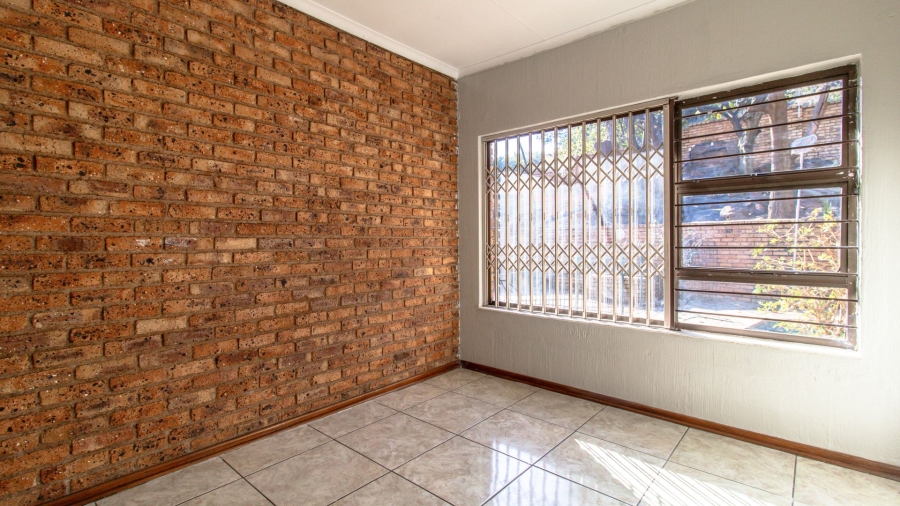 4 Bedroom Property for Sale in Bassonia Gauteng