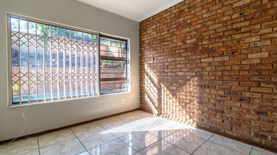 4 Bedroom Property for Sale in Bassonia Gauteng