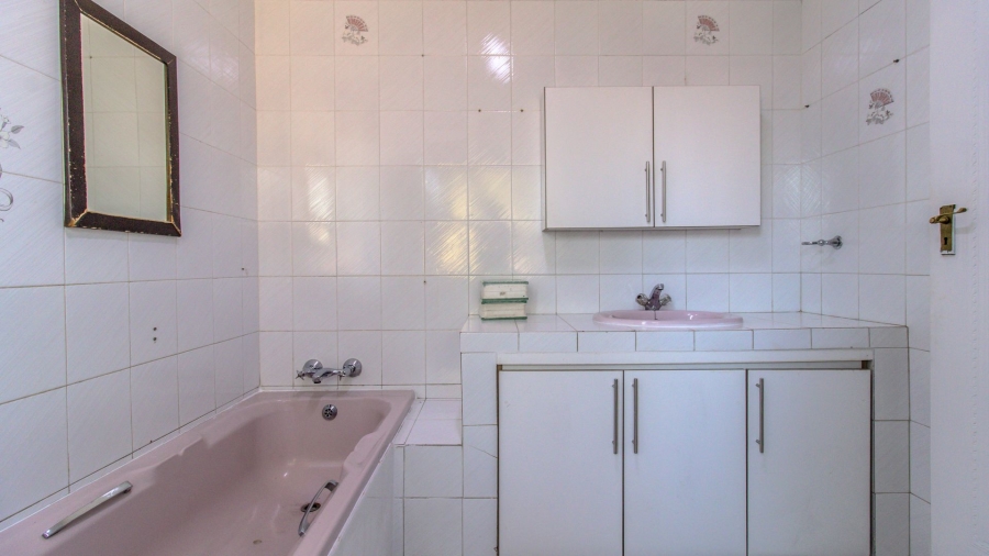 4 Bedroom Property for Sale in Bassonia Gauteng