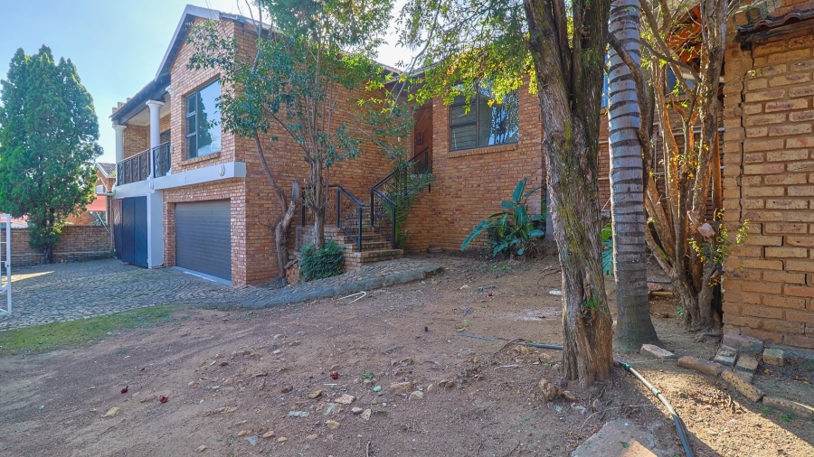 4 Bedroom Property for Sale in Bassonia Gauteng