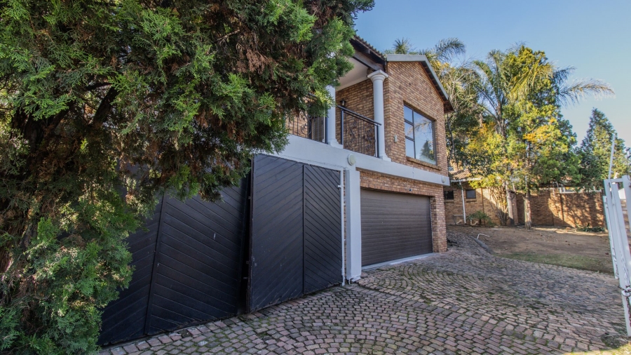 4 Bedroom Property for Sale in Bassonia Gauteng