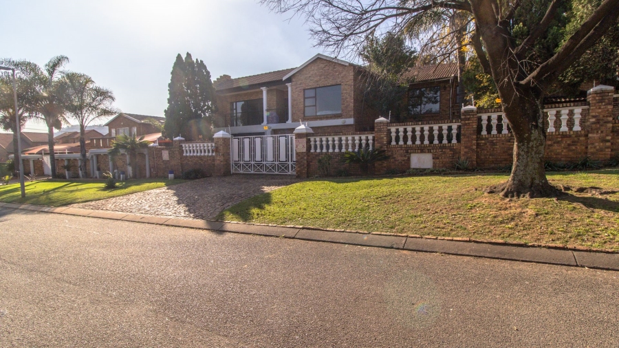 4 Bedroom Property for Sale in Bassonia Gauteng