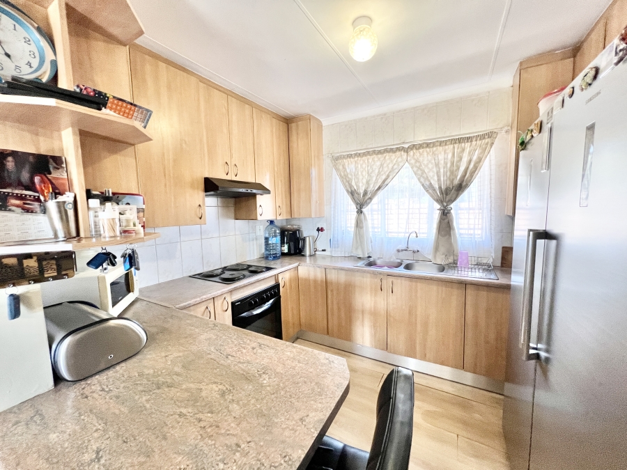 3 Bedroom Property for Sale in Bronberrick Gauteng