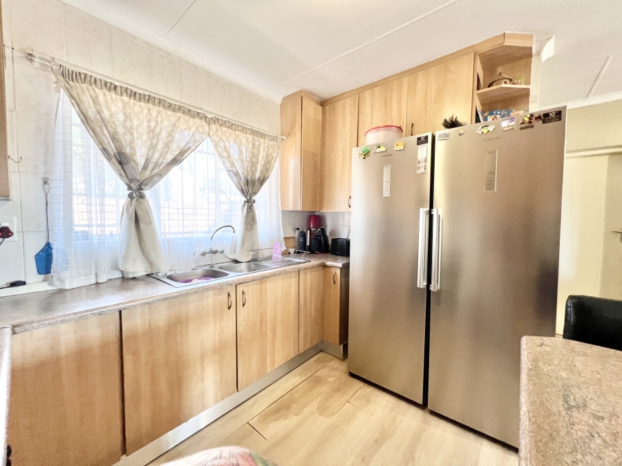 3 Bedroom Property for Sale in Bronberrick Gauteng