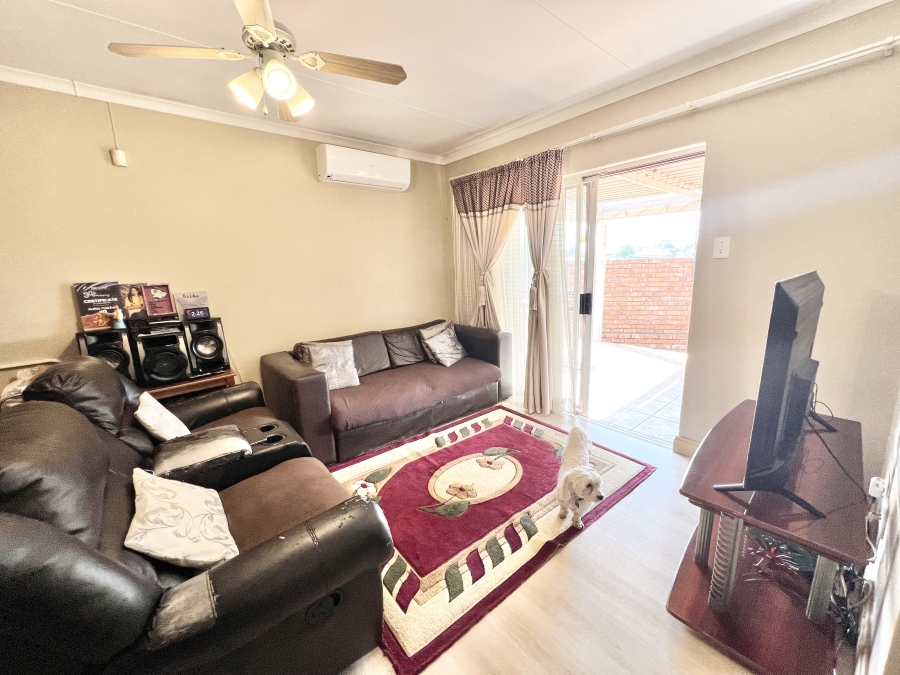 3 Bedroom Property for Sale in Bronberrick Gauteng
