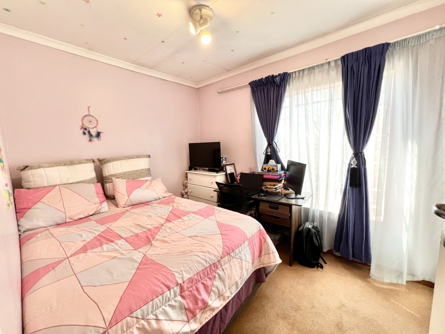 3 Bedroom Property for Sale in Bronberrick Gauteng
