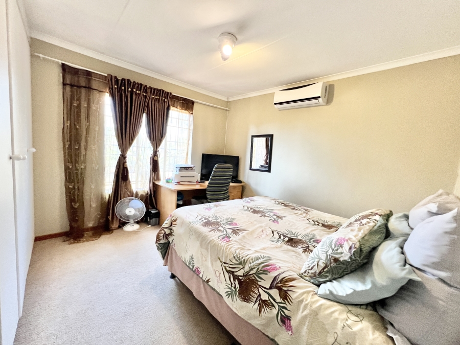 3 Bedroom Property for Sale in Bronberrick Gauteng