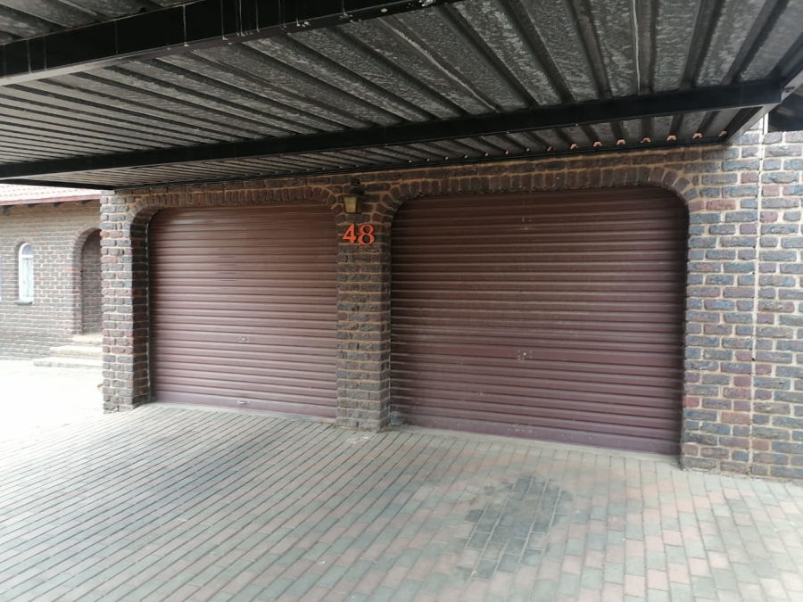 4 Bedroom Property for Sale in Birchleigh North Gauteng