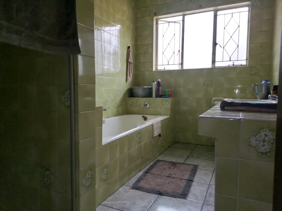 4 Bedroom Property for Sale in Birchleigh North Gauteng