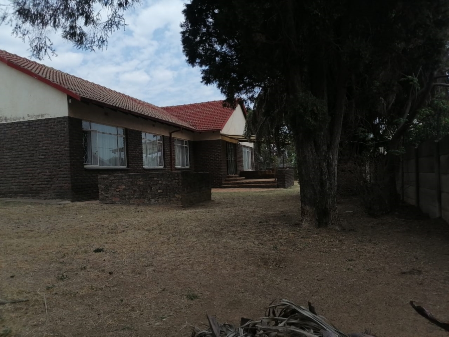 4 Bedroom Property for Sale in Birchleigh North Gauteng