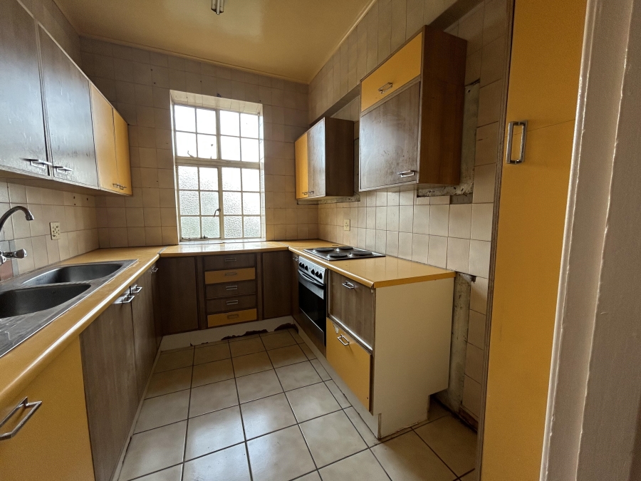 To Let 3 Bedroom Property for Rent in Hillbrow Gauteng