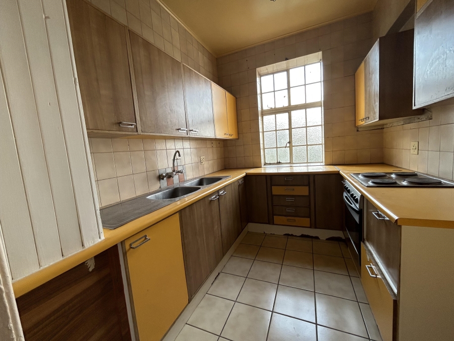 To Let 3 Bedroom Property for Rent in Hillbrow Gauteng