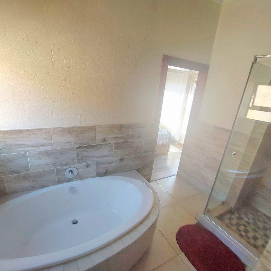 2 Bedroom Property for Sale in Ravenswood Gauteng