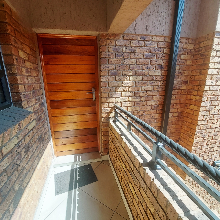 2 Bedroom Property for Sale in Ravenswood Gauteng