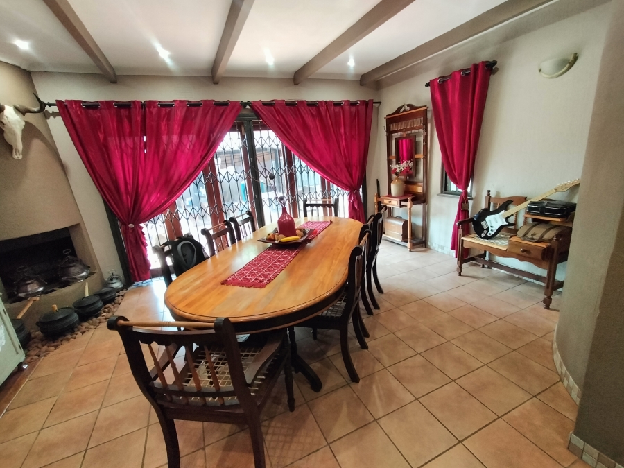 6 Bedroom Property for Sale in Pretoria North Gauteng