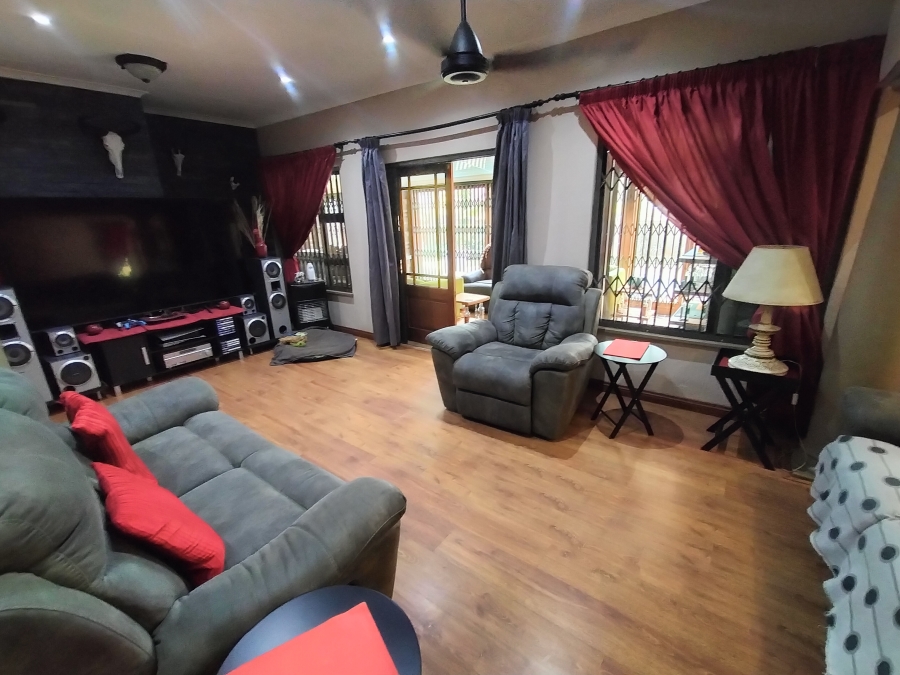 6 Bedroom Property for Sale in Pretoria North Gauteng