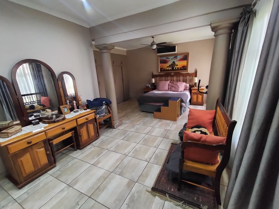6 Bedroom Property for Sale in Pretoria North Gauteng
