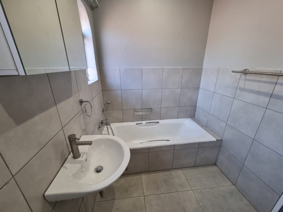 To Let 3 Bedroom Property for Rent in Wierda Park Gauteng