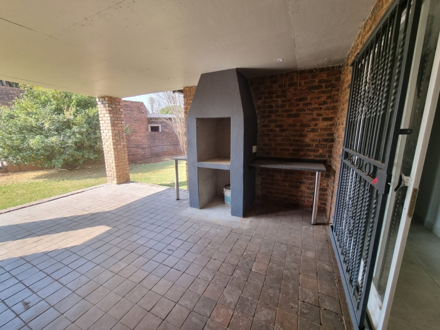 To Let 3 Bedroom Property for Rent in Wierda Park Gauteng