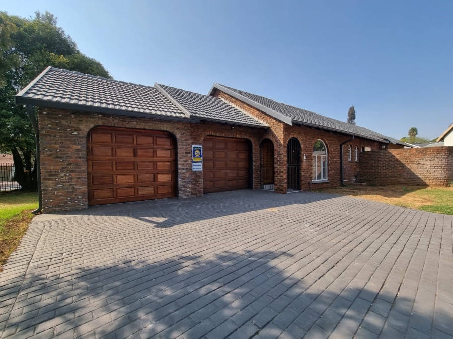 To Let 3 Bedroom Property for Rent in Wierda Park Gauteng