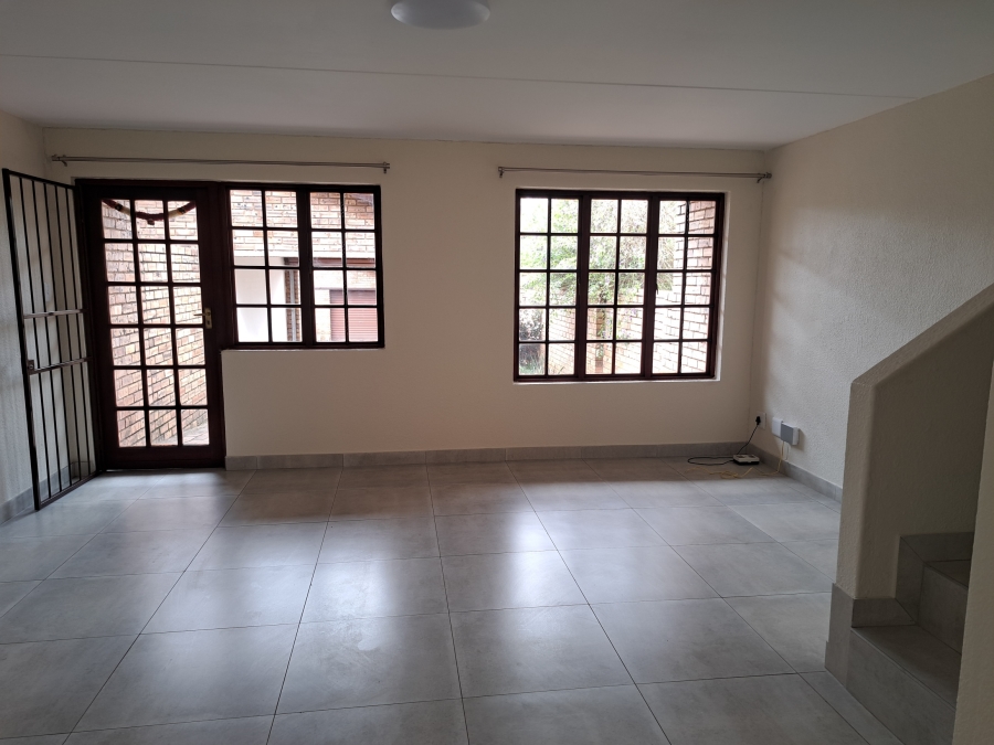 To Let 2 Bedroom Property for Rent in Weltevreden Park Gauteng